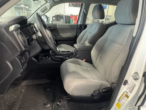 Used 2023 Toyota Tacoma SR AWD/4WD image 12