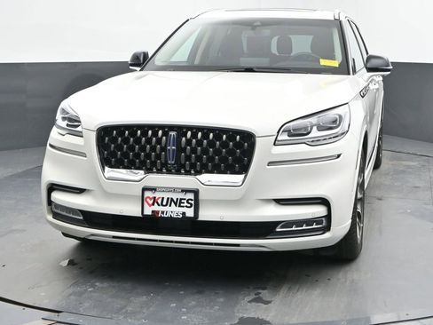 Used 2021 Lincoln Aviator Grand Touring w/ Equipment Group 302A image 4