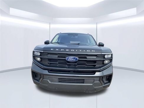 Used 2025 Ford Expedition Active AWD/4WD image 15