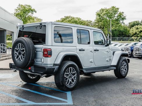 Used 2024 Jeep Wrangler Unlimited Sahara AWD/4WD image 5
