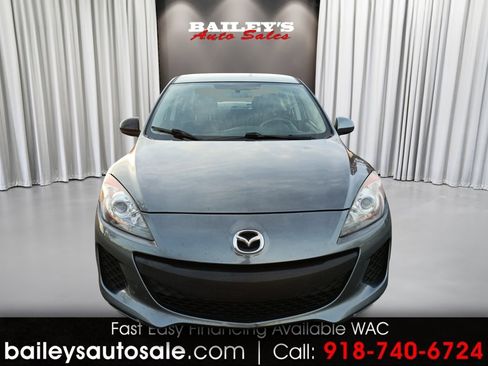 Used 2013 MAZDA MAZDA3 i SV w/ Convenience Pkg image 2