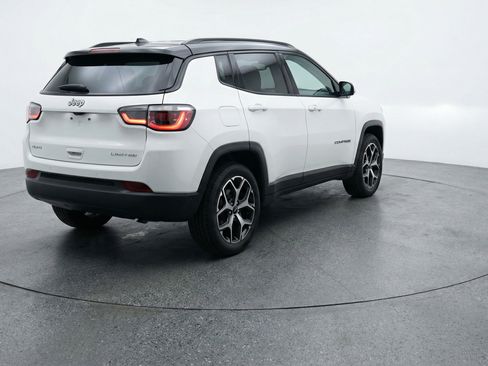 Used 2025 Jeep Compass Limited image 6