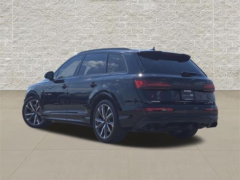 Certified 2023 Audi SQ7 Premium Plus w/ Executive Package AWD/4WD image 5