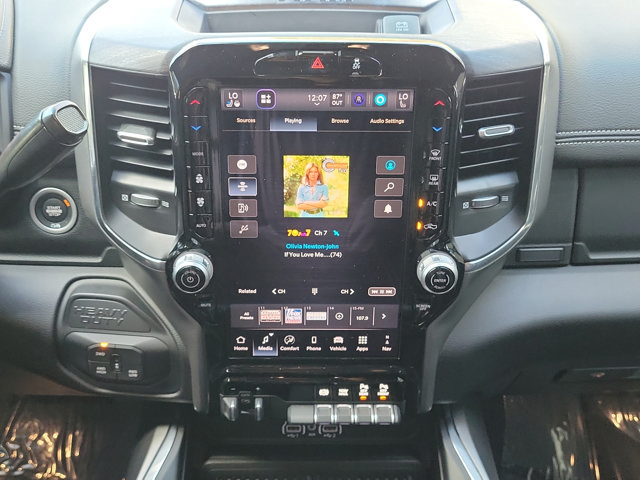 Used 2025 RAM 2500 Laramie AWD/4WD image 18
