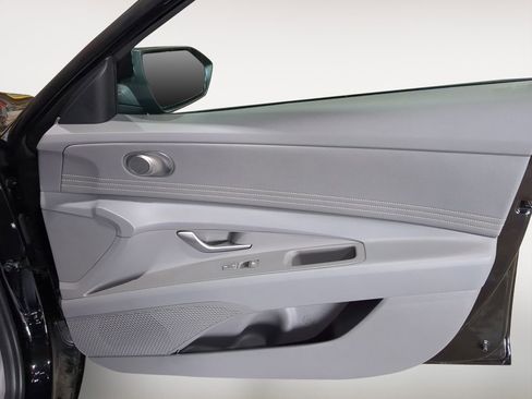 Used 2025 Hyundai Elantra Sport image 26