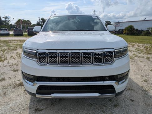 Used 2022 Jeep Grand Wagoneer Series II w/ Convenience Group III AWD/4WD image 9