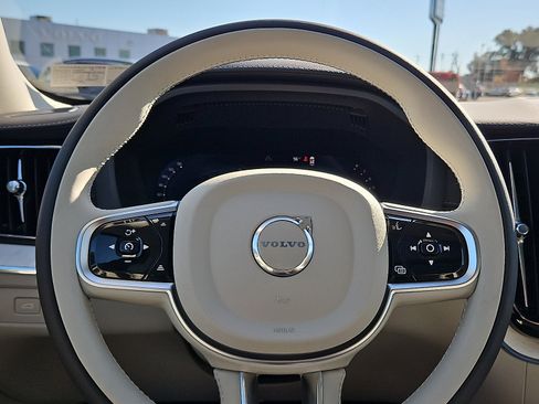 New 2026 Volvo XC60 B5 Ultra w/ Protection Package Premier image 18