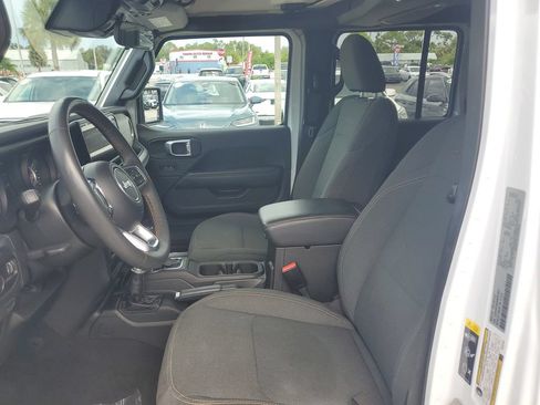Used 2024 Jeep Wrangler Unlimited Sahara AWD/4WD image 24