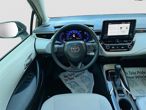 Used 2022 Toyota Corolla LE image 20