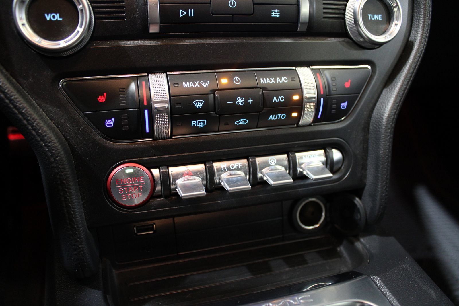 Used 2022 Ford Mustang Premium RWD image 24