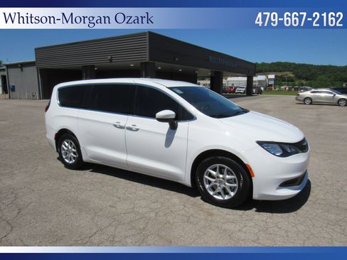 Used 2022 Chrysler Voyager LX FWD image 19