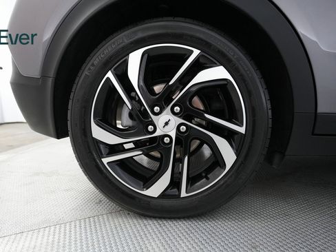 Used 2022 Chevrolet Bolt LT w/ Infotainment Package image 17