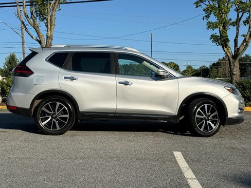 Used 2019 Nissan Rogue SL FWD image 3