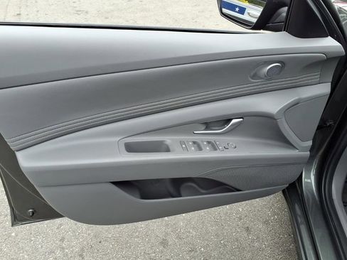 Certified 2025 Hyundai Elantra Sport FWD image 13