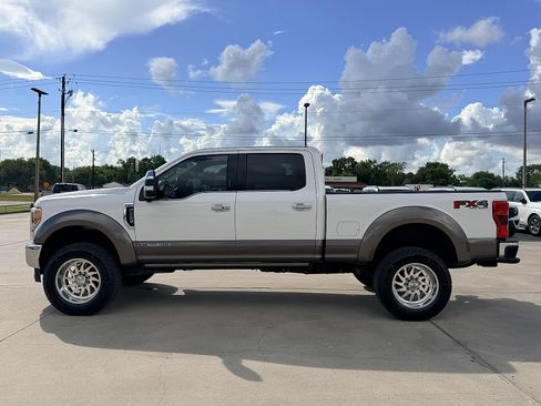 Used 2019 Ford F250 King Ranch w/ King Ranch Ultimate Package AWD/4WD image 4