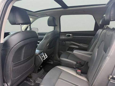 Used 2022 Kia Sorento SX AWD/4WD image 11