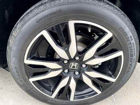 Certified 2021 Honda Pilot Touring image 6