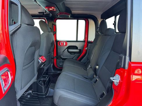 Used 2021 Jeep Gladiator Sport image 16