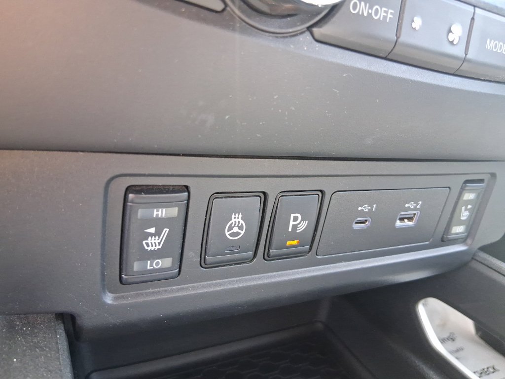 Used 2024 Nissan Frontier SV w/ SV Convenience Package RWD image 17