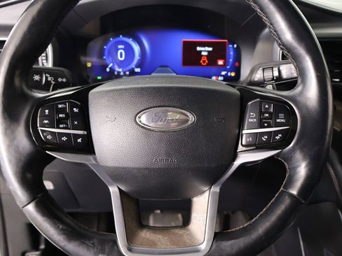 Used 2021 Ford Explorer Platinum w/ Equipment Group 601A image 3