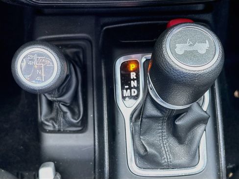 Certified 2022 Jeep Wrangler Unlimited Sport AWD/4WD image 17