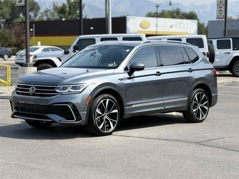 Used 2022 Volkswagen Tiguan SEL R-Line AWD/4WD image 3
