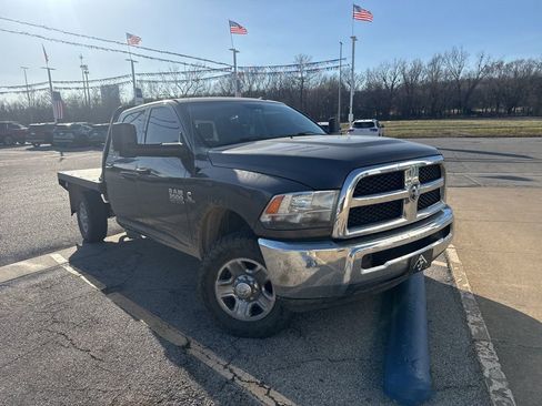 Used 2015 RAM 3500 Tradesman w/ Chrome Appearance Group image 2