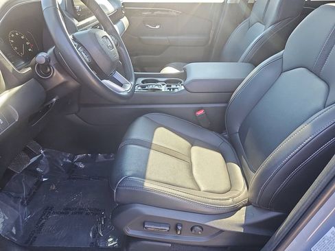 Certified 2025 Honda Pilot Touring image 32
