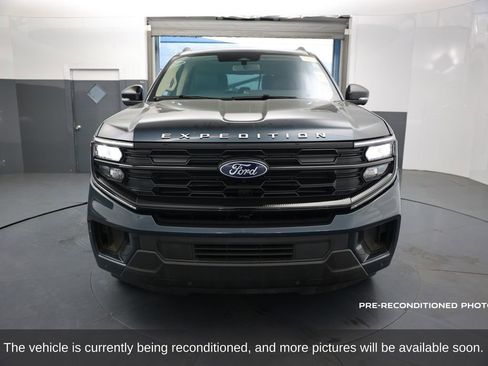 Used 2025 Ford Expedition Active image 11