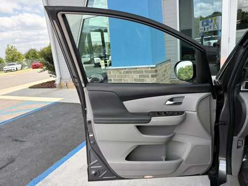 Used 2014 Honda Odyssey EX-L image 12