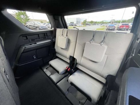 Used 2025 Toyota 4Runner SR5 AWD/4WD image 5