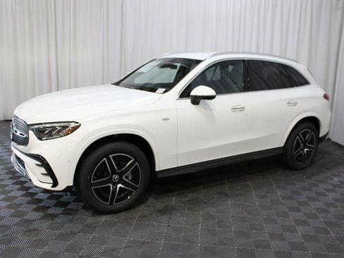 New 2025 Mercedes-Benz GLC 350e 4MATIC image 3