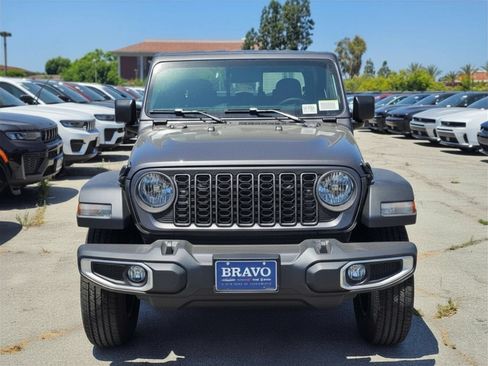 New 2026 Jeep Gladiator Sport AWD/4WD image 2