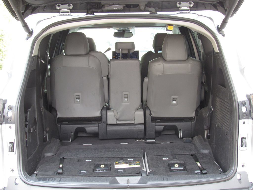 Certified 2025 Toyota Sienna XLE FWD image 24