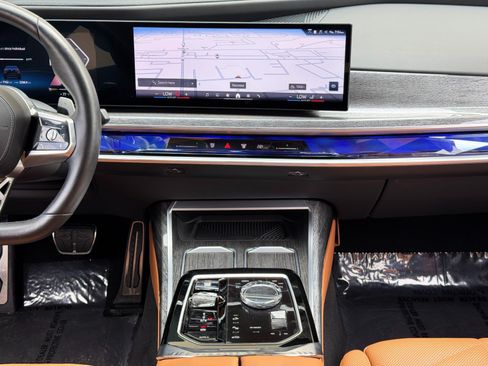 Used 2023 BMW 740i RWD image 25