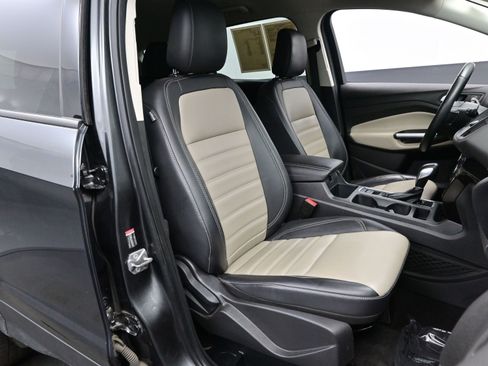 Used 2019 Ford Escape SEL image 14