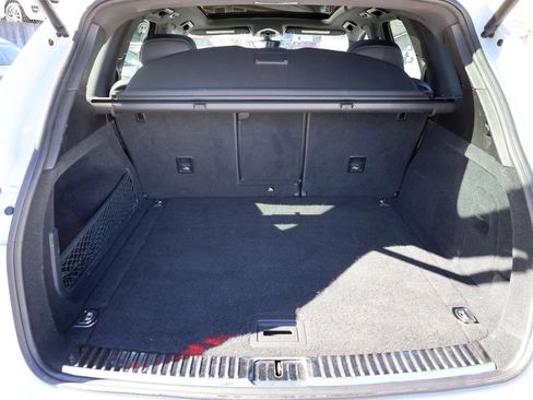 Used 2018 Porsche Cayenne Platinum Edition image 6