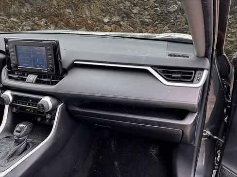 Used 2020 Toyota RAV4 XLE w/ All Weather Liner Package image 15