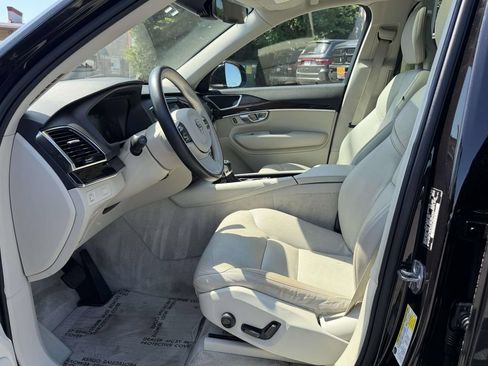 Used 2016 Volvo XC90 T6 Momentum w/ Momentum Plus Package AWD/4WD image 16