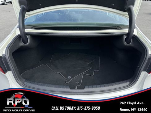 Used 2017 Kia Cadenza Premium w/ Luxury Package FWD image 24