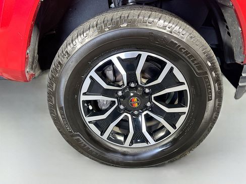 Used 2022 Toyota Tacoma TRD Sport w/ Technology Package RWD image 13
