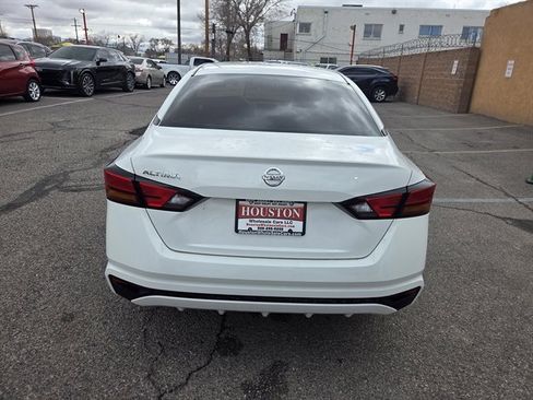 Used 2021 Nissan Altima 2.5 S image 2