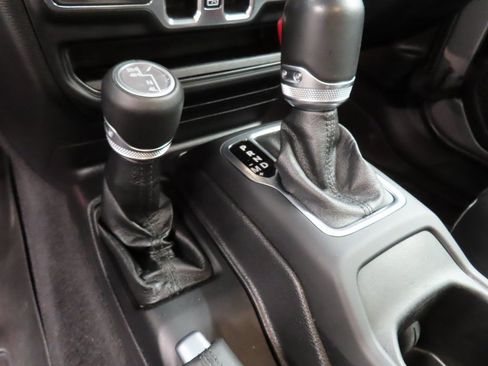 Used 2021 Jeep Wrangler Unlimited Sahara image 52