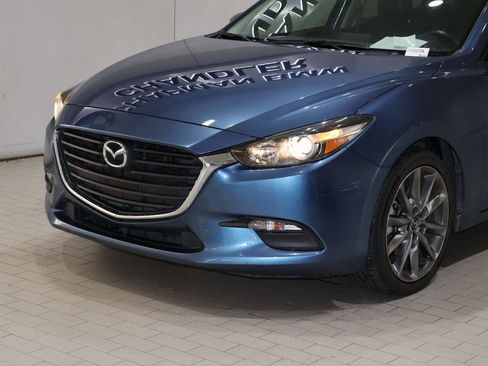 Used 2018 MAZDA MAZDA3 Touring FWD image 2