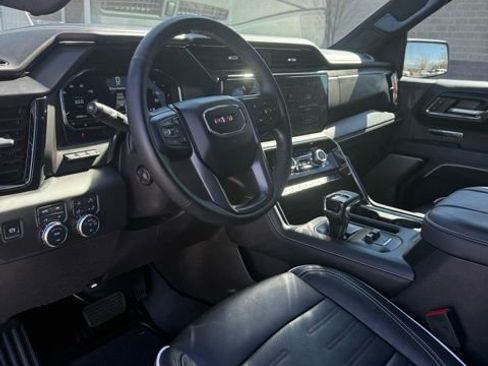 Used 2025 GMC Sierra 1500 AT4X image 13