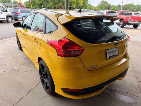Used 2017 Ford Focus ST FWD image 5