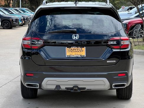 Used 2025 Honda Pilot Touring image 5