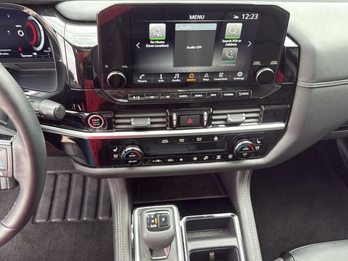 Used 2024 Nissan Pathfinder Platinum w/ Cargo Package image 25