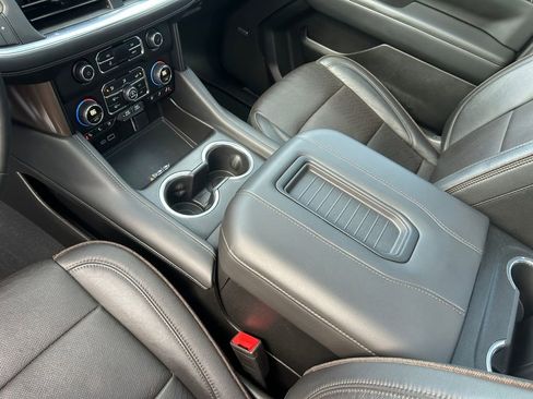 Used 2023 Chevrolet Suburban High Country image 20