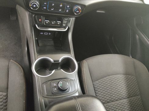 Used 2021 GMC Terrain SLE FWD image 26